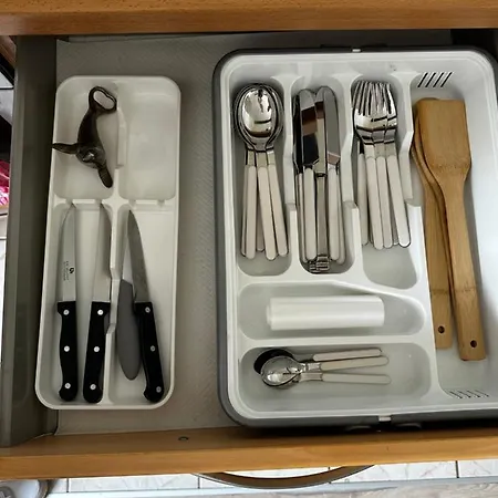 Schoene Ruhige In Anliegerstrasse Apartamento