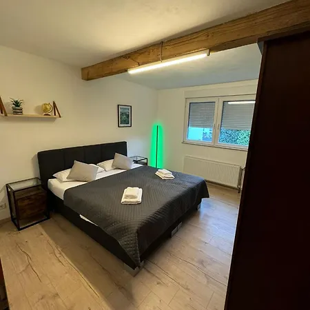 Schoene Ruhige In Anliegerstrasse * אסן