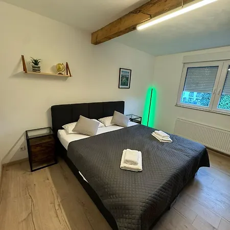 Apartment Schoene Ruhige In Anliegerstrasse *